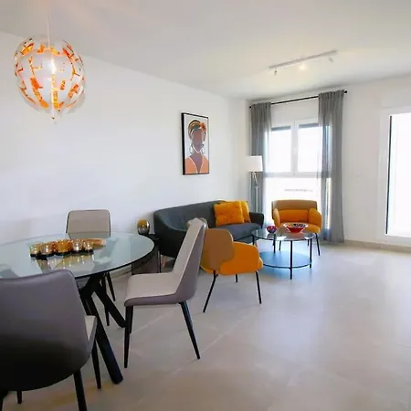 Apartment Gorgeous Views Close To Marina!