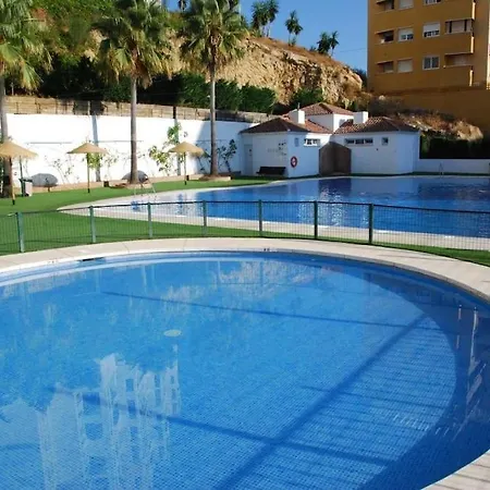 Gorgeous Views Close To Marina! Apartment