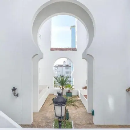Gorgeous Views Close To Marina! Estepona