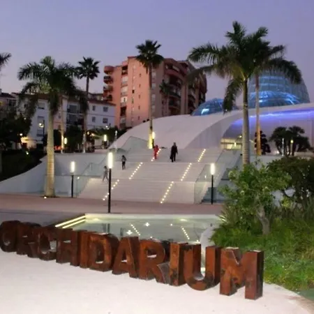 Gorgeous Views Close To Marina! Apartment *